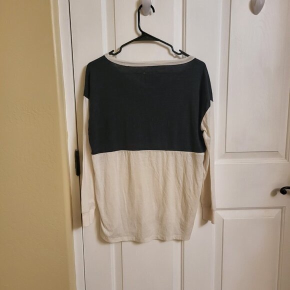 Chaser Black-And-Cream Long Sleeve Top SIZE: MEDIUM NWT - Picture 4 of 8